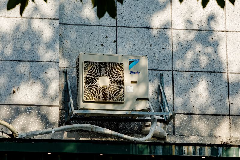 DAIKIN AIR CONDITIONER OUTDOOR UNIT
